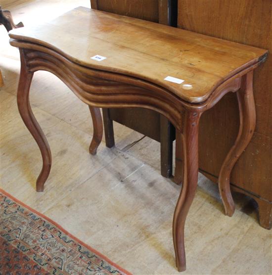Serpentine front card table
